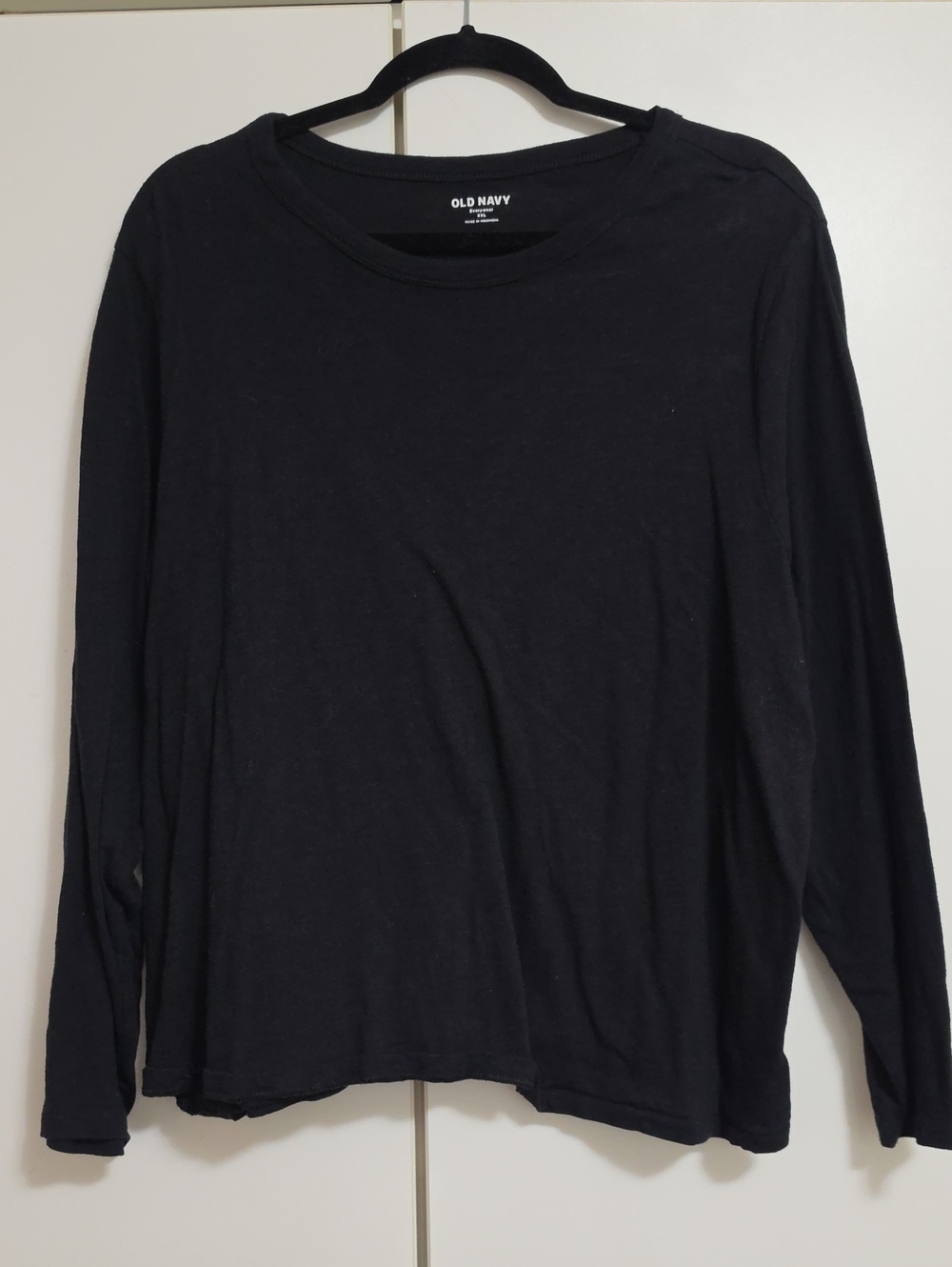 Old Navy Black Women's Long-Sleeve Crewneck Tee